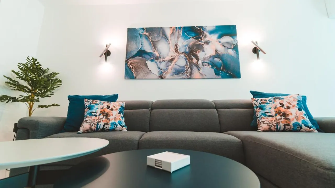 Beachside Stylish & Cosy 2Br Apartment With Free Parking Sliema
