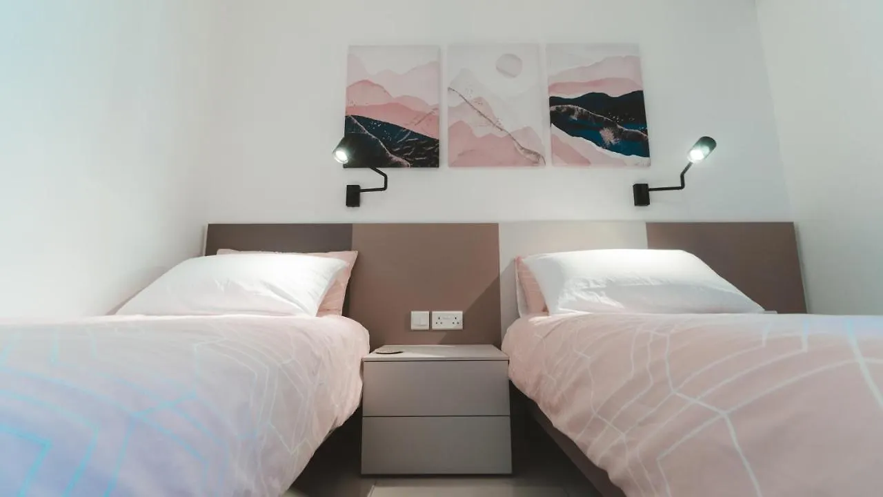 Beachside Stylish & Cosy 2Br Apartment With Free Parking Sliema
