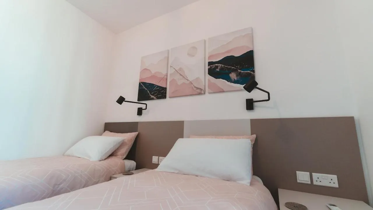 Beachside Stylish & Cosy 2Br Apartment With Free Parking Sliema 0*,