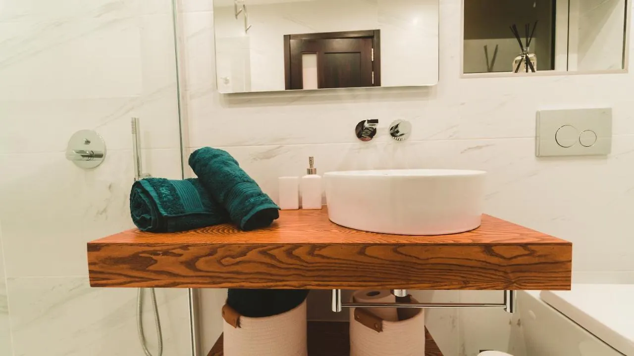 Beachside Stylish & Cosy 2Br Apartment With Free Parking Sliema