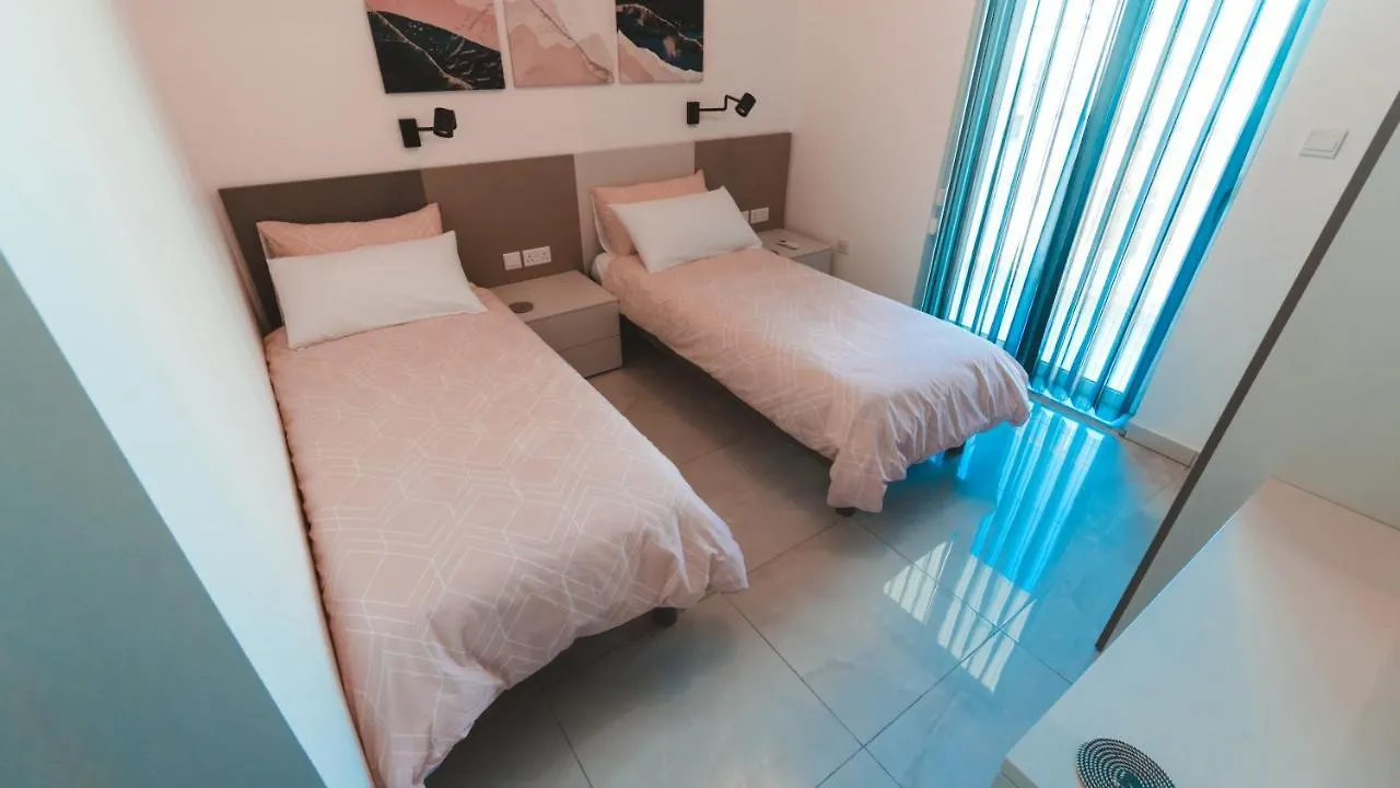 Beachside Stylish & Cosy 2Br Apartment With Free Parking Sliema Malta