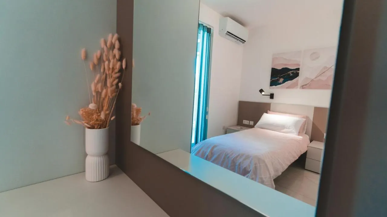Beachside Stylish & Cosy 2Br Apartment With Free Parking Sliema