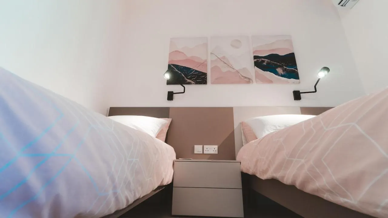 Beachside Stylish & Cosy 2Br Apartment With Free Parking Sliema