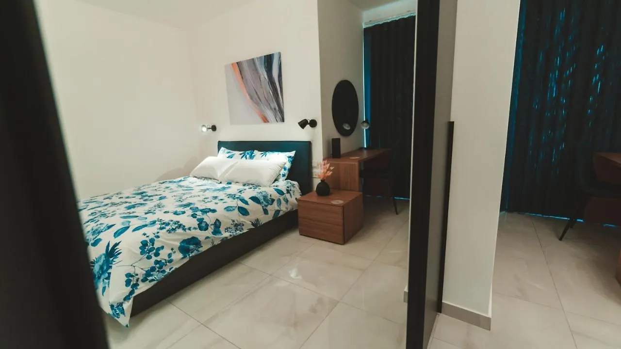 Beachside Stylish & Cosy 2Br Apartment With Free Parking Sliema 0*,