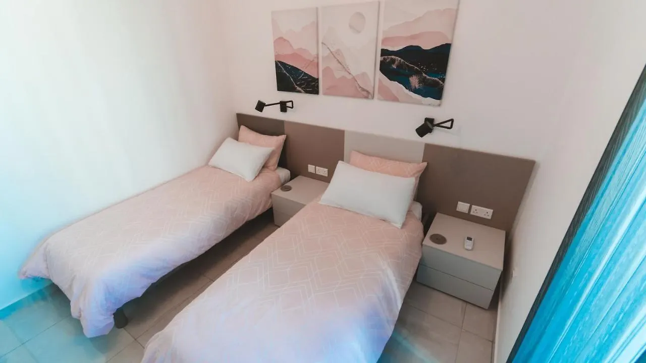 Beachside Stylish & Cosy 2Br Apartment With Free Parking Sliema