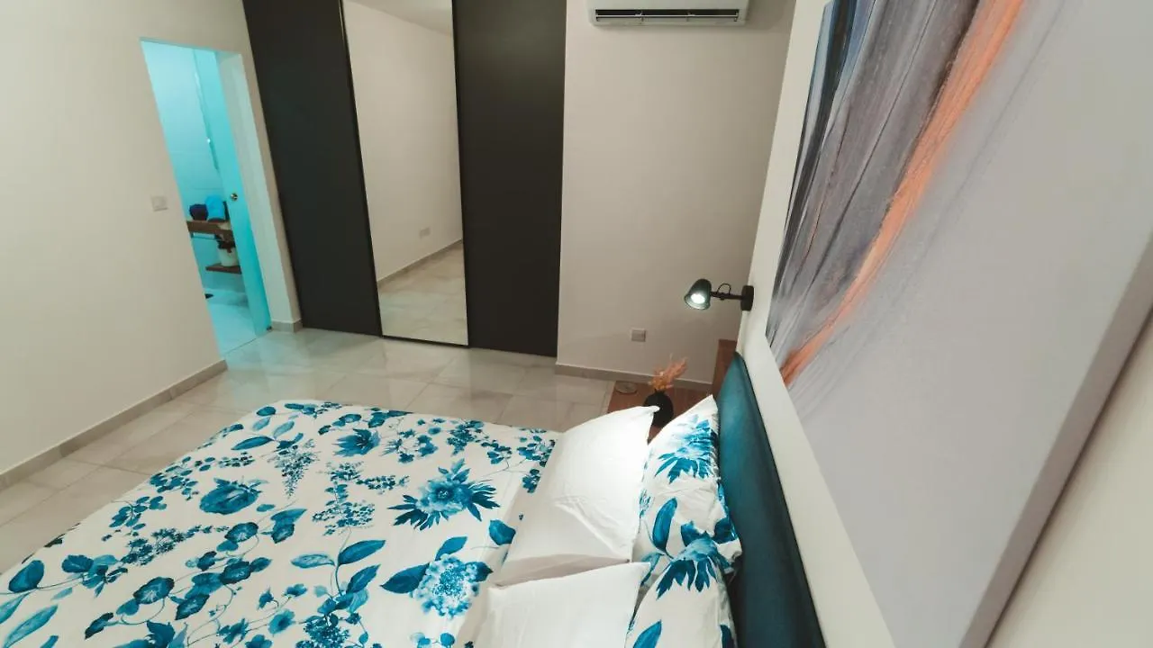 Beachside Stylish & Cosy 2Br Apartment With Free Parking Sliema