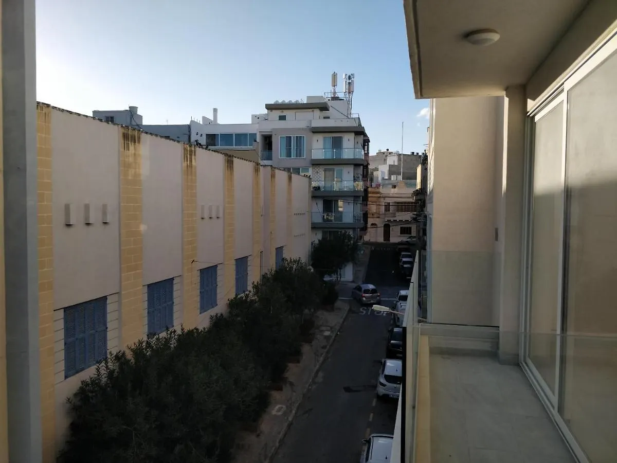 Beachside Stylish & Cosy 2Br Apartment With Free Parking Sliema
