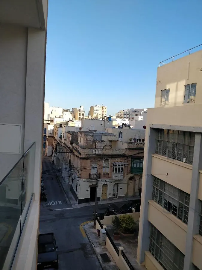 Beachside Stylish & Cosy 2Br Apartment With Free Parking Sliema