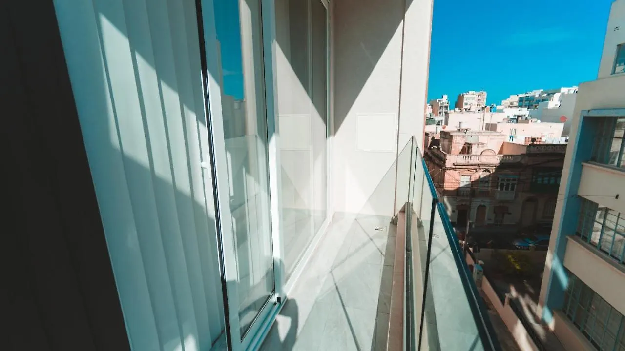 Beachside Stylish & Cosy 2Br Apartment With Free Parking Sliema