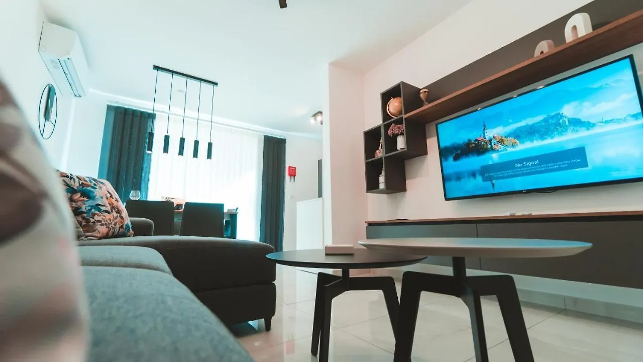 Beachside Stylish & Cosy 2Br Apartment With Free Parking Sliema